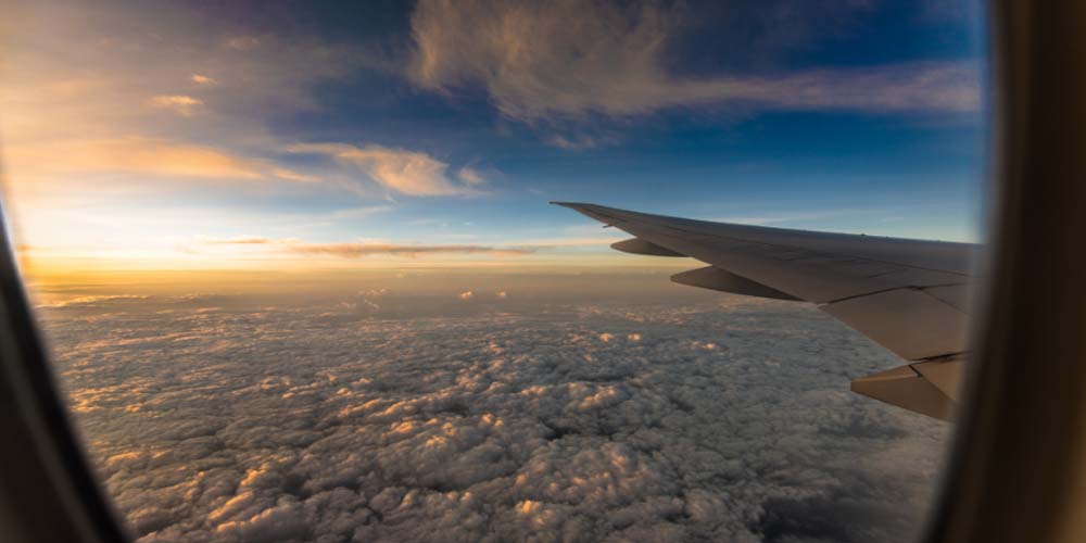 Tráfego aéreo global do mês de março representa 88% dos níveis pré-pandemia